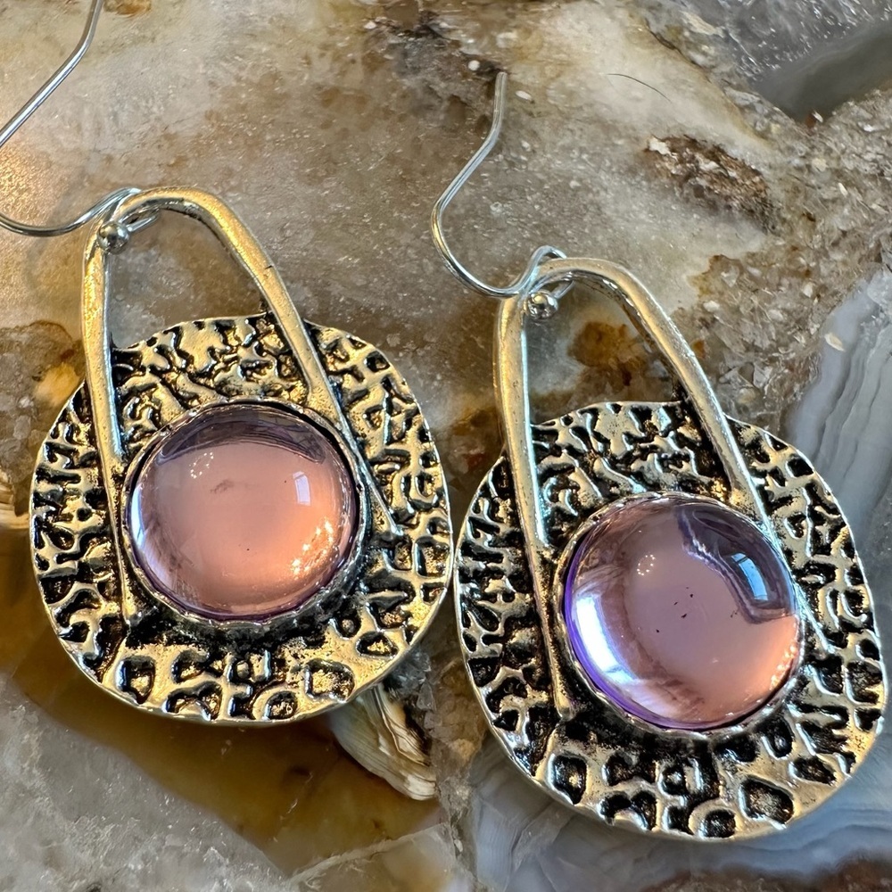 3158 Artisan Gold and Pink Glass Earrings